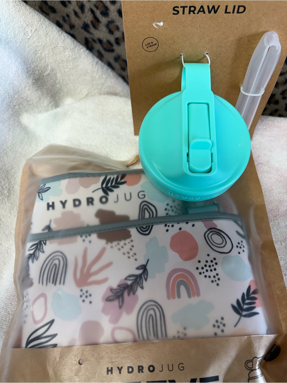 New 2 pc set HydroJug neoprene sleeve w/ strap &  lid w/ straw